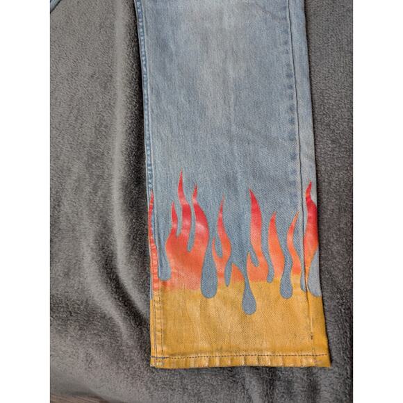 PacSun Men’s Jeans – Painted Flame Detail on Lower Legs W 34 L 28 Festival - Picture 2 of 9